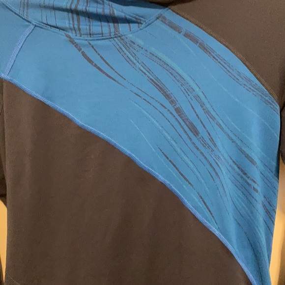 Mountain Hard-Wear Women’s FittedLongsleeve Hoodie - Picture 4 of 4